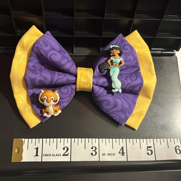 Jasmine bow - Picture 3 of 4